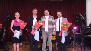 Atatürk'ün Sevdiği Şarkılar Seslendirildi