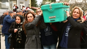 Boşanma Aşamasındaki Eşinin Öldürdüğü Kadının Tabutunu Kadınlar Taşıdı