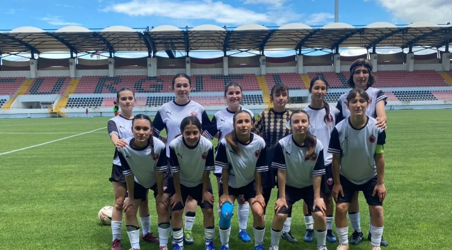 Kadın Futbolunda İlçemizi Temsil Ediyorlar