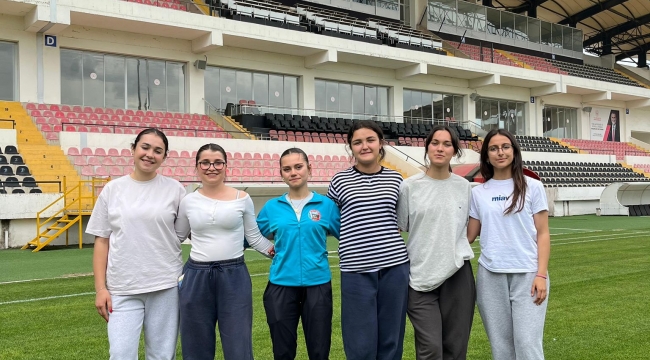 Kadın Futbolunda İlçemizi Temsil Ediyorlar