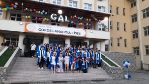 Gördes Anadolu Lisesinde Coşkulu Mezuniyet Töreni