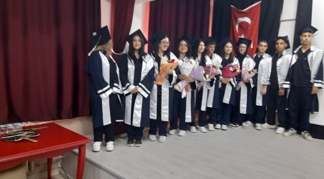İbn-i Sina Mesleki ve Teknik Anadolu Lisesinde Mezuniyet Coşkusu