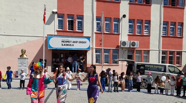 M.Akif Ersoy İlkokulunda Yılsonu Şenliği