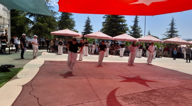 Mesleki ve Teknik Anadolu Lisesi'nin Festivali Göz Kamaştırdı