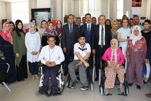 Engelli Vatandaşlara Akülü Sandalye