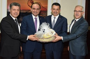 Manisalı Bakana ilk Ziyaret Manisalı Vekillerden