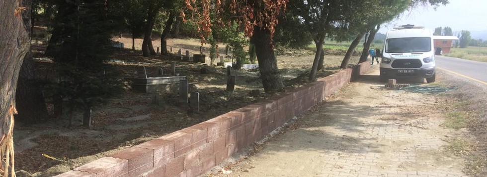 Bayat Mezarlığına Çevre Duvarı
