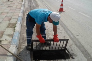 Yağmursuyu Izgaraları Temizlendi