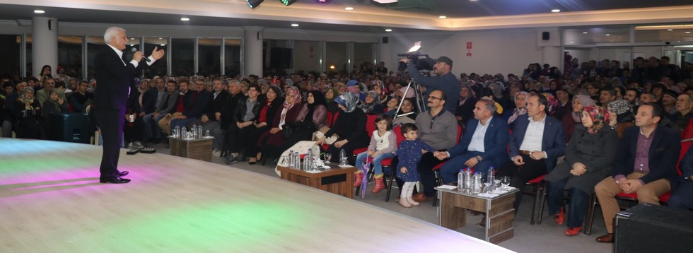 Nihat Hatipoğlu'na Yoğun İlgi