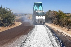 Atalan Yolunda Asfalt Başladı