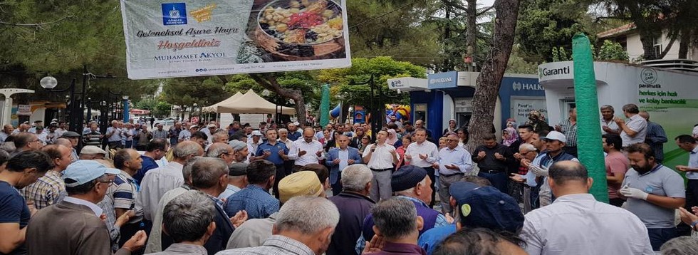 Belediyeden Geleneksel Aşure Hayrı