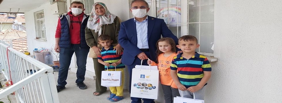 Şiir Yarışmasında Katılan Öğrenciler Ödüllerini Aldı