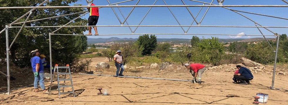 Kuşluk'ta Sera Kurulumu Başladı