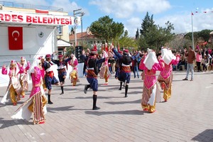 Nisan Soğuğunu Çocuklar Isıttı