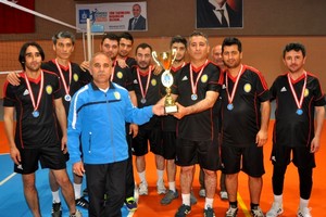 Voleybolda Kazanan METEM