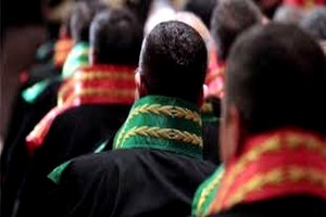 Gördesteki Hakim ve Savcı Tutuklandı