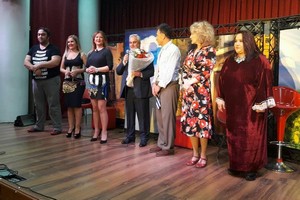 Dün Bugün ve Yarın Kahkahaya Boğdu