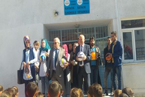 Kayacıklı Öğrencilere Spor Malzemesi
