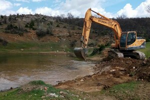Göletler Temizleniyor
