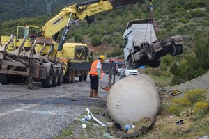 Asit Tankeri Devrildi
