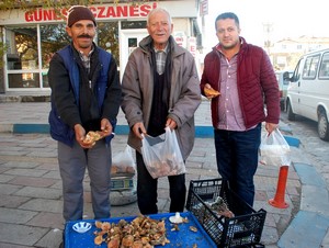 Kırmızı Mantar 20TL'yi Gördü